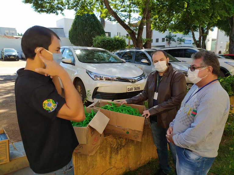 Entrega de protetores faciais para Unidade Indígena